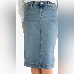 Inherit burn 28” size 6 Denim Pencil Skirt